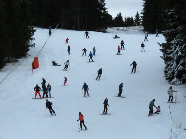 У туристичким центрима петина ради „на црно“
