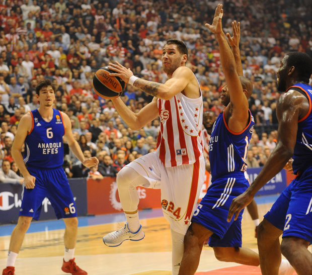 Ефес у Београду прекинуо Звездину серију