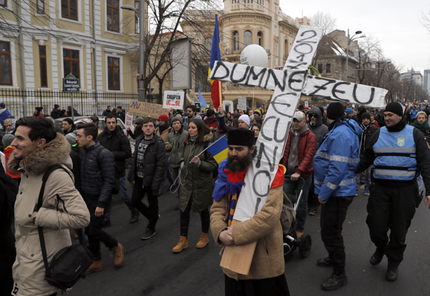Поново протести у Букурешту, влада спремна да попусти