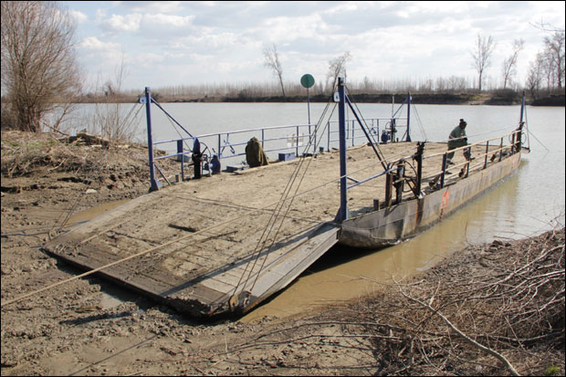 Морнари стижу на Тису