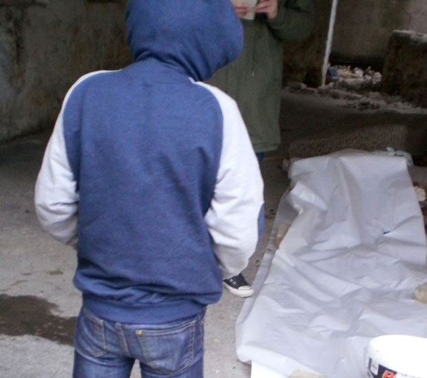 Мајка дечака који је запалио бескућника пуштена из притвора