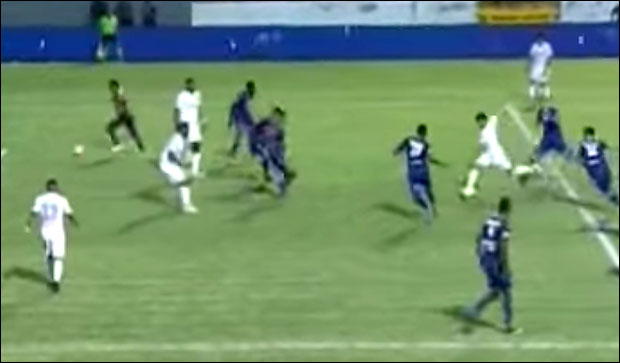 ВИДЕО: Гол дали и нападач и навијач