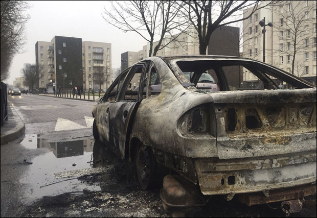 Немири у предграђу Париза