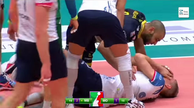 FOTO: Јововић у нокдауну 