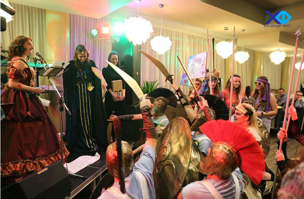 Фешта у знаку маски