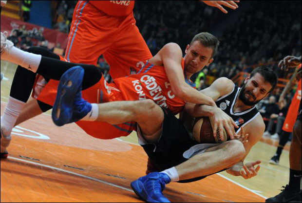 Пораз црно-белих од Цедевите закомпликовао борбу за друго место: Партизану сада најтеже