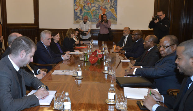 Николић и Окитунду за сарадњу у бројним областима