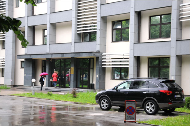 За злостављање двоје деце педофилу две године затвора