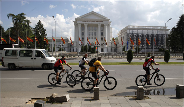 Половина становника сматра да Македонија нема пријатеље