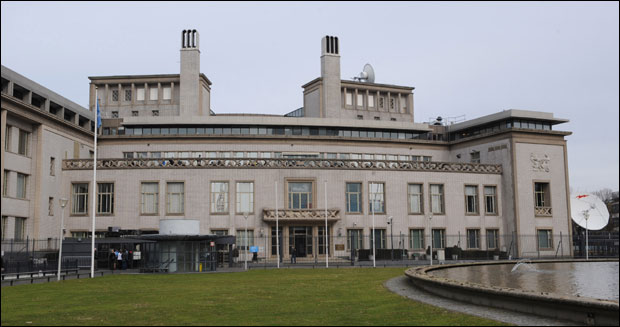 Радикали не хају за потернице