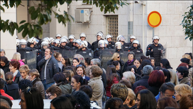 Подгорица: Мајке испред зграде Владе