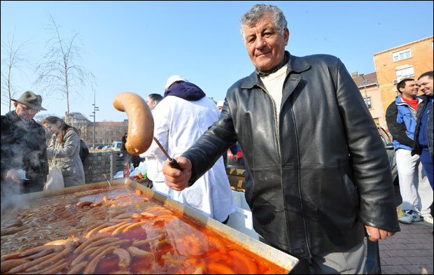 Кобасица од три тоне!