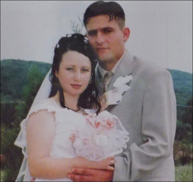 Убио супругу разочаран што га је оставила, пресудио њој и себи дединим пиштољем!