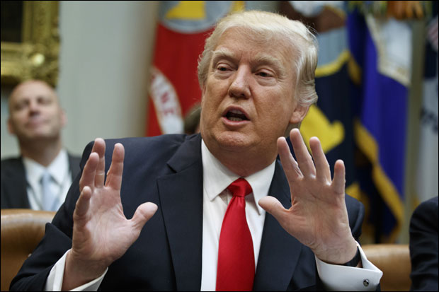 Трампа руше угрожене елите