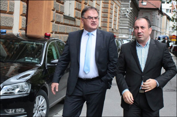 Писмо против Бакира лично носим у Хаг!