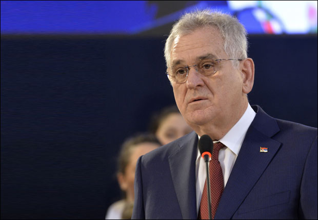 Томи преча странка него место премијера