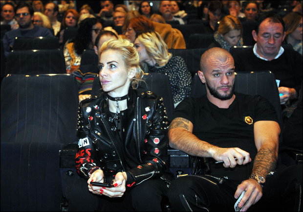 Нападнута Милица Дабовић, давио је бивши дечко!