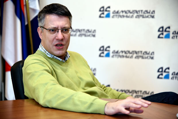 Поповић: ДСС на изборима нуди Србији слободу