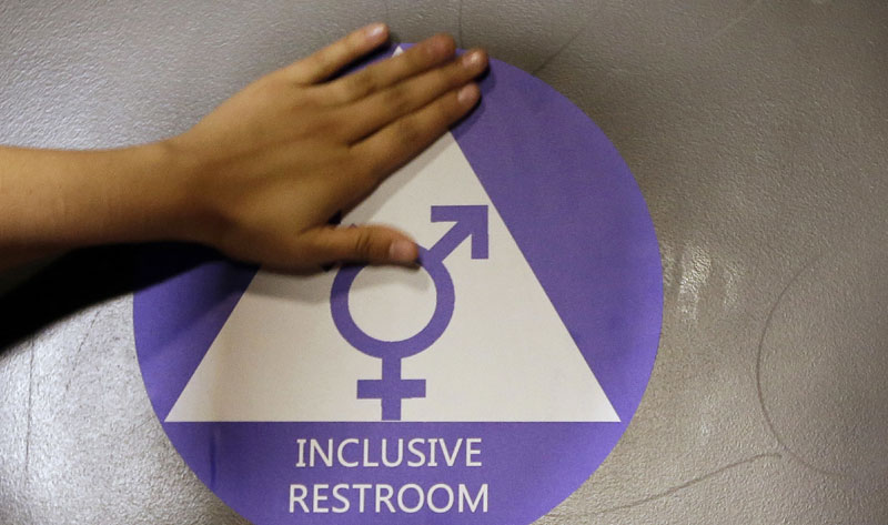 Трамп укида права трансродних ученика