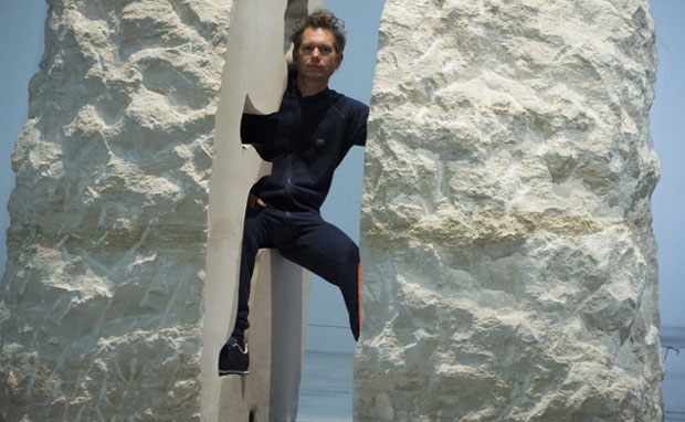 Француски уметник осам дана у удубљењу једне стене