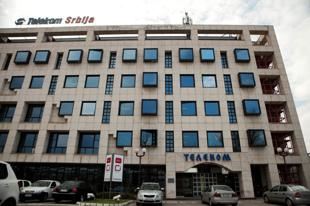 Акцијама Телекома тргује се на црно