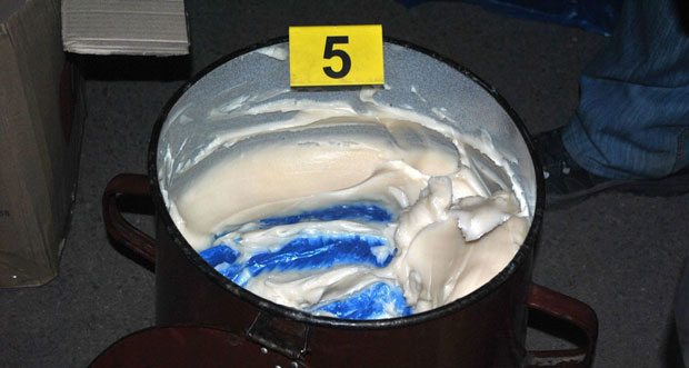 Канта масти пуна траве