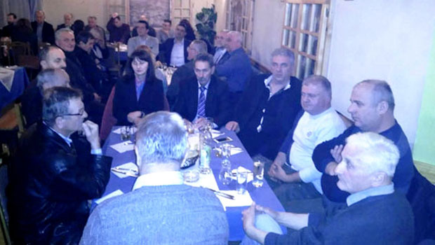 Помажу, не питају за веру