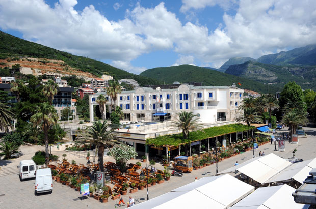 „Будванска ривијера”: Светац држави, остало на добош!