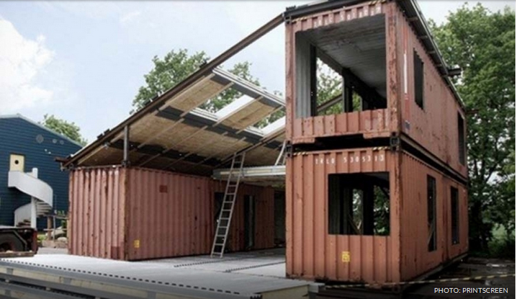 РУСКА ГЕНИЈАЛНОСТ: Спојио је три стара контејнера и од њих направио прелепу ВИЛУ, из које нико никада не би желео да изађе