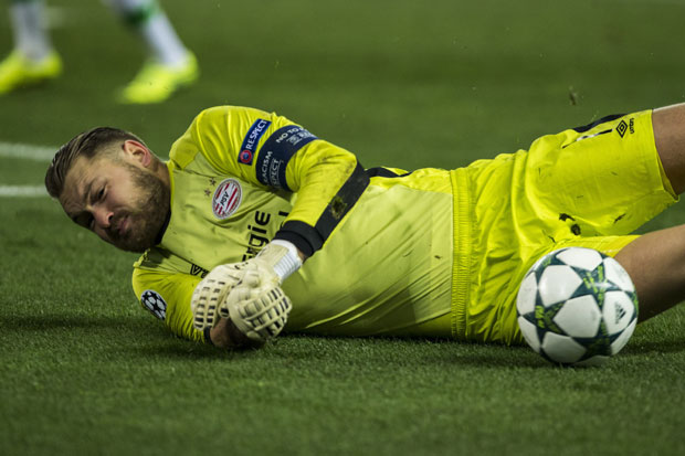 ВИДЕО: Невероватна глупост голмана води Фејенорд ка титули