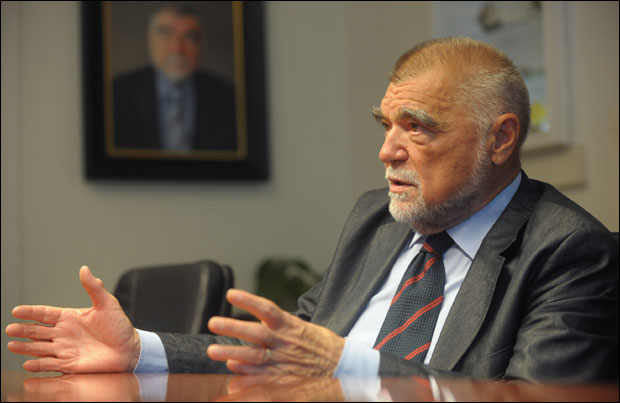 Месић губи титулу почасног?