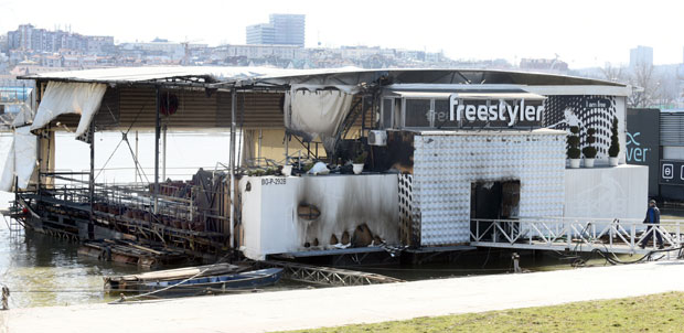 Запалили сплав Freestyler, па бомбом оштетили дискотеку (ФОТО)