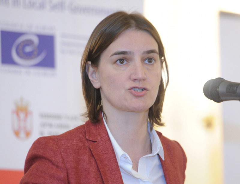 Шпијунка: Ана помогла Живани