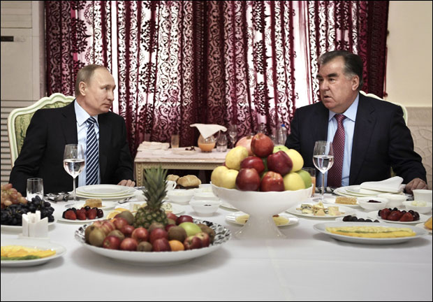 Путин амнестирао и одликовао