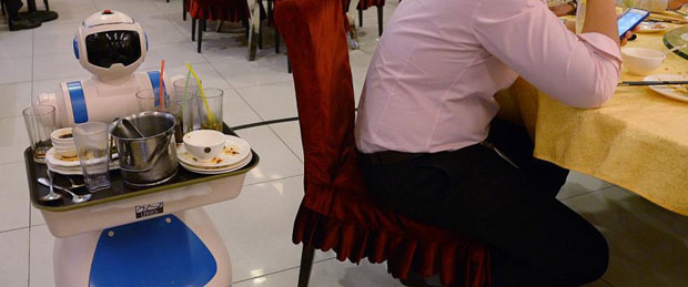 Роботи уместо конобара