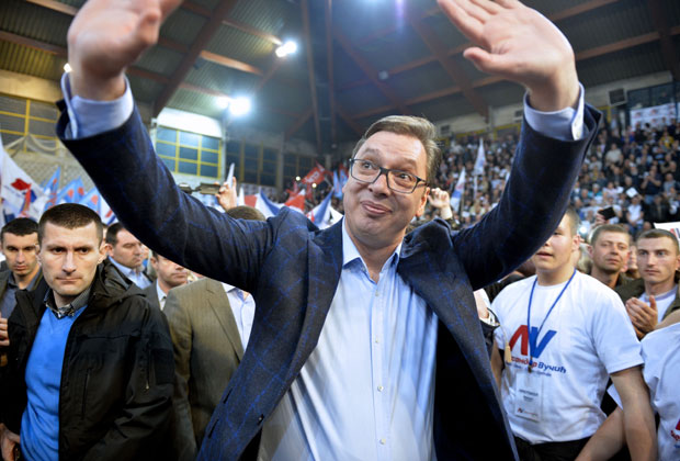 Вучић: Значајно повећање пензија и плата из јасних извора 