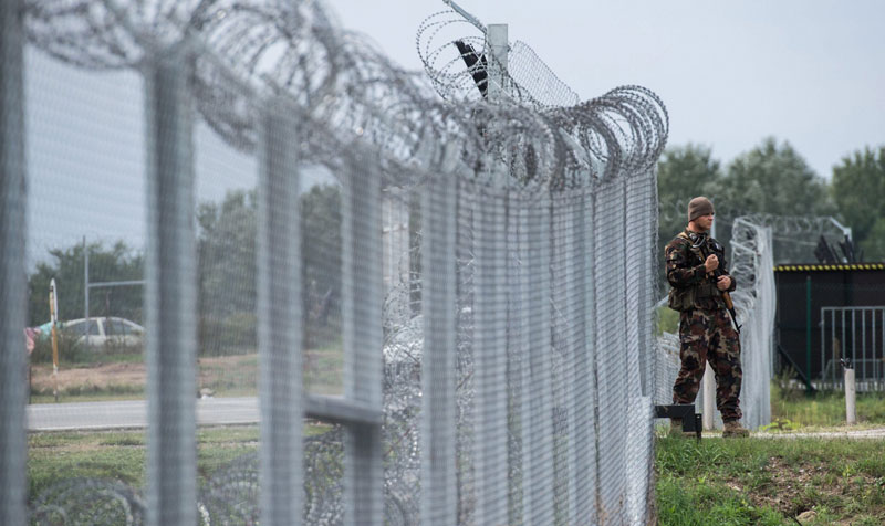Мађари до 1. маја завршавају нову ограду на граници са Србијом