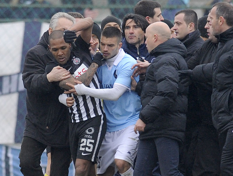 ЕПИЛОГ РАСИЗМА НА БАЊИЦИ: Рад три меча без публике, новчане казне Марашу, Евертону и Партизану