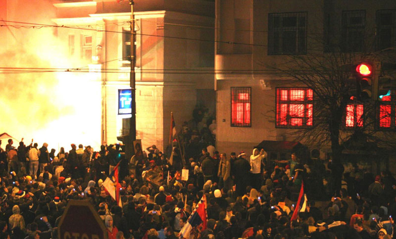 Почиње ново суђење за паљење амбасаде САД