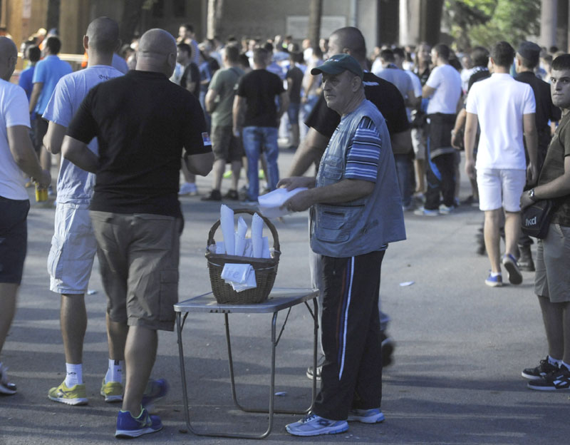УЕФА истраживала шта се све једе на утакмицама, у Србији се то не мења деценијама