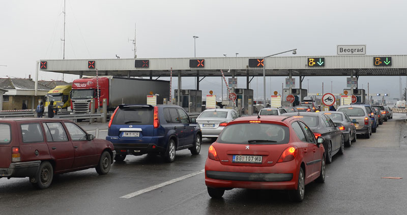 Странцима путарина јефтинија него нама!