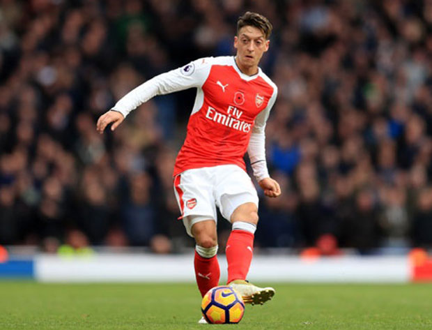 Арсенал без Озила на Бајерн у реваншу