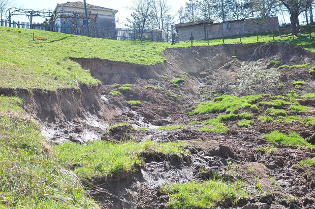 Трстеник: Санирање клизишта и геолошка испитивања