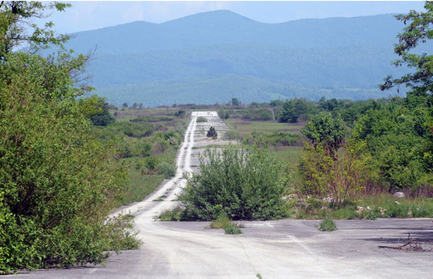 Белгијанци покушали да украду авион у Бихаћу