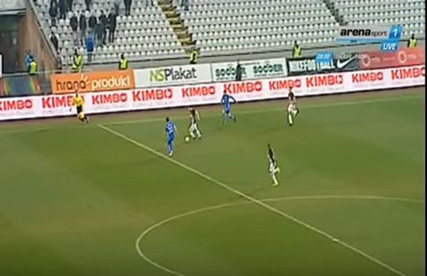 НЕВЕРОВАТНА ОДЛУКА ПОМОЋНОГ СУДИЈЕ: Офсајд, а Евертон на својој половини