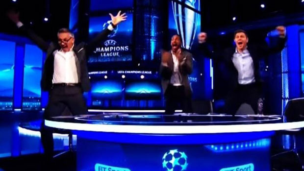 БАРСЕЛОНА ИХ БАЦИЛА У ТРАНС: Овен трчи око стола, Фердинанд се држи за главу, а Џерард се радује (ВИДЕО)