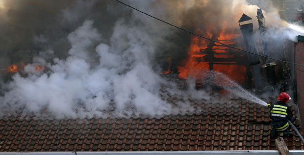 ТРАГЕДИЈА У МАЛОЈ ИВАНЧИ: Мушкарац изгорео у пожару