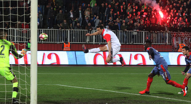 Пушкарић погодио сопствену мрежу за тријумф Звезде: Кикс у најгорем моменту