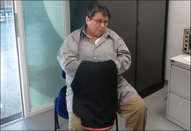 Азра ножем клала Србе!