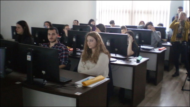 Језик их приближио Земљи излазећег сунца